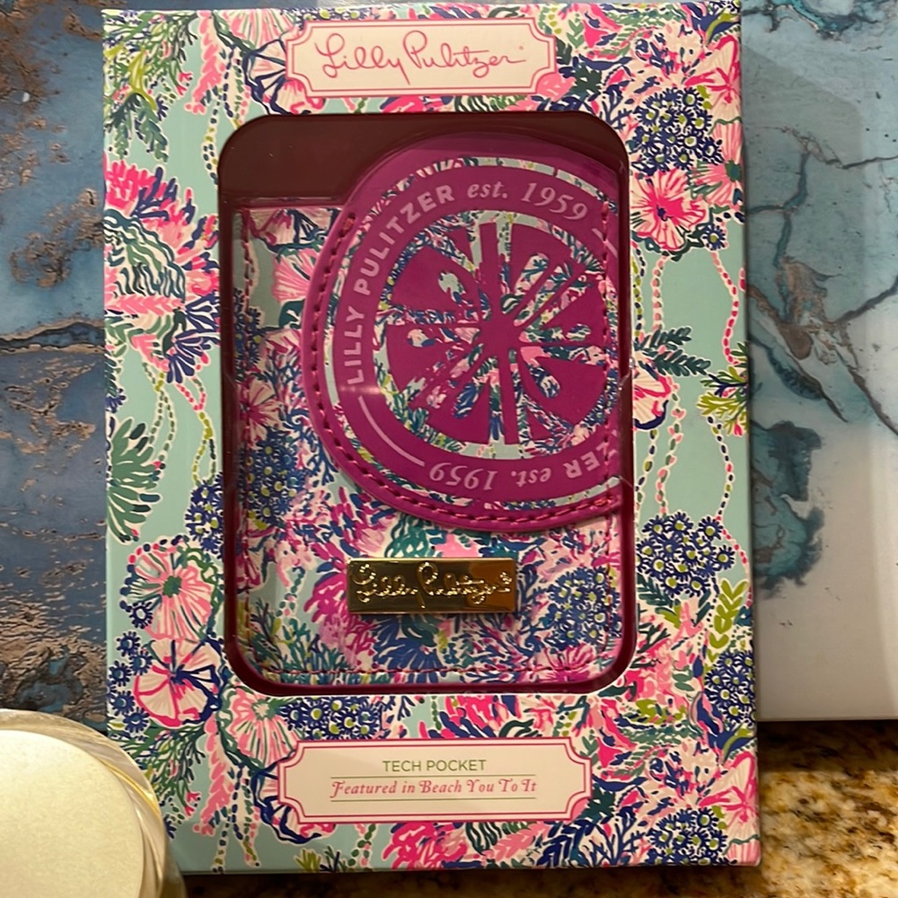 Lilly Pulitzer Tech Pocket “Beach You To It”